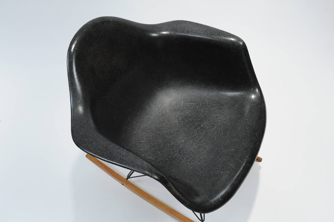 Charles and Ray Eames RAR Rocking Chair In Excellent Condition In Washington, DC