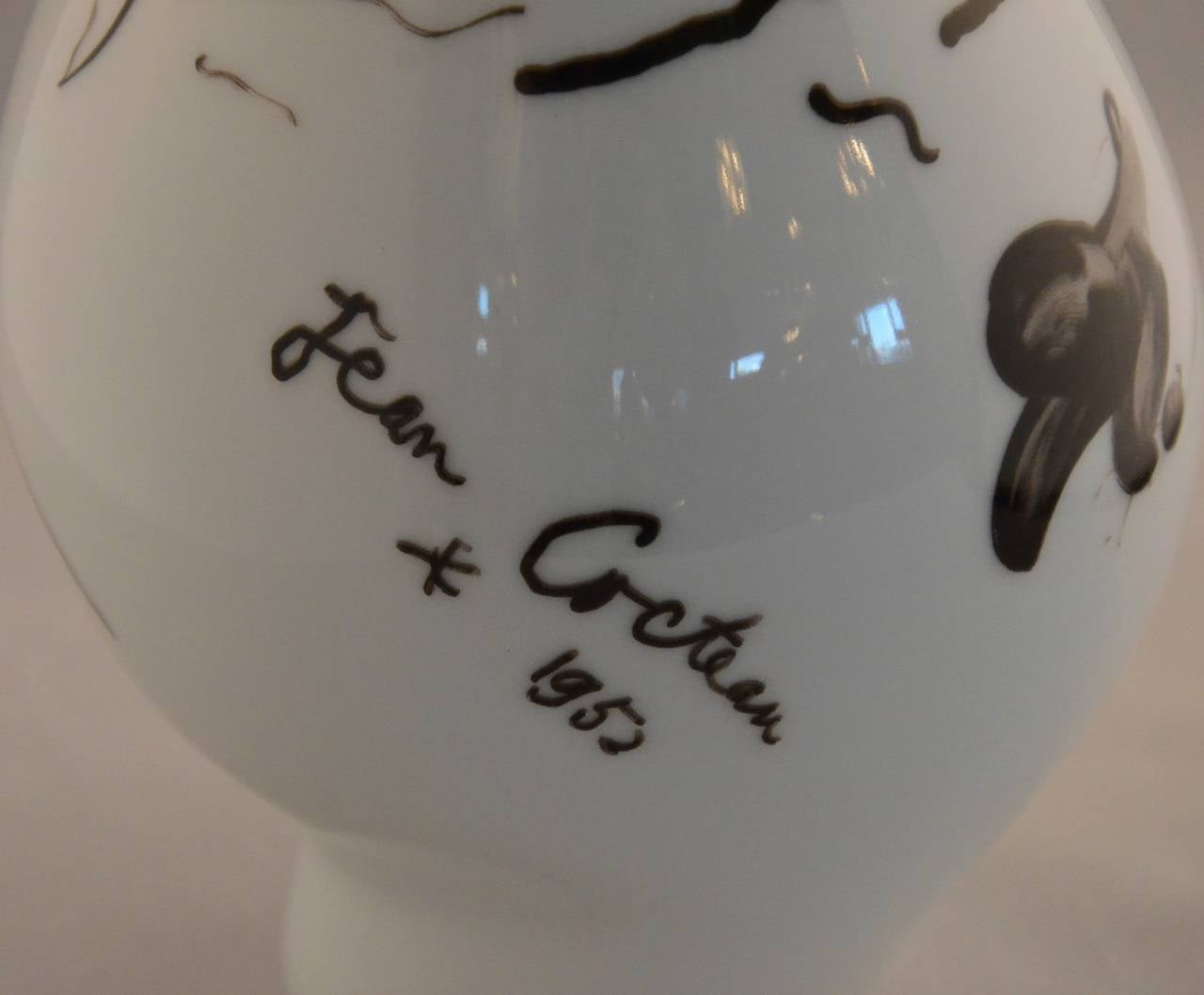 Allemand Vase en porcelaine du milieu du siècle par Jean Cocteau pour Rosenthal