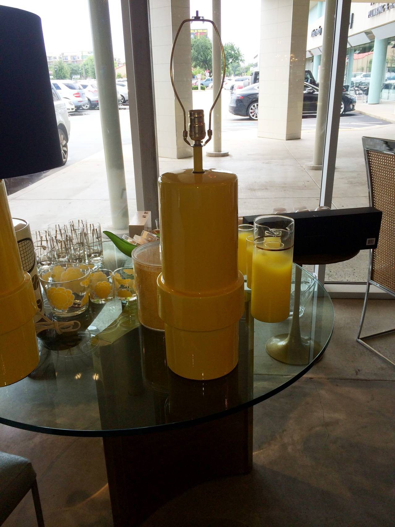 Pair of High Gloss Canary Yellow Modern Ceramic Cylinder Lamps In Excellent Condition In Houston, TX