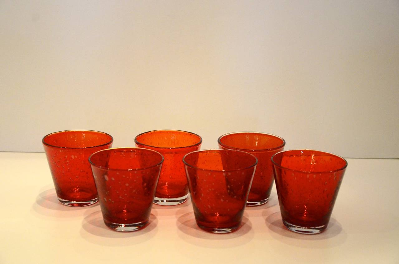 Set of 6 Hand Blown Murano Red Cased Bubble Controlled Cocktail Drinks Glasses In Good Condition In Houston, TX