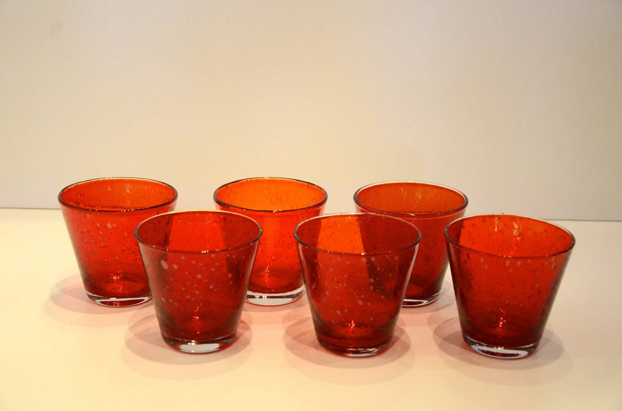 Italian Set of 6 Hand Blown Murano Red Cased Bubble Controlled Cocktail Drinks Glasses