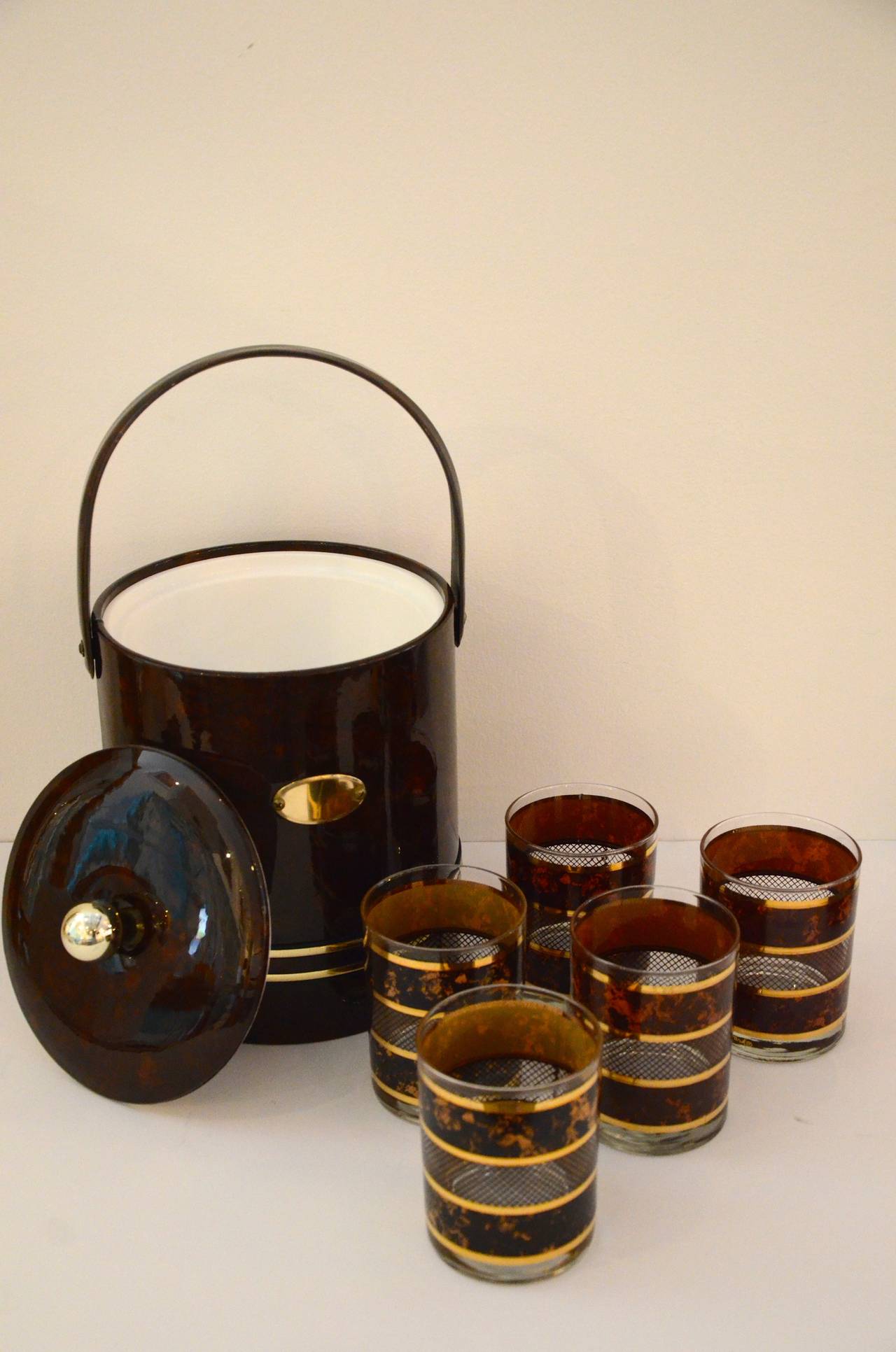 Georges Briard Faux Tortoiseshell and Gold Band Ice Bucket and Tumblers In Good Condition In Houston, TX