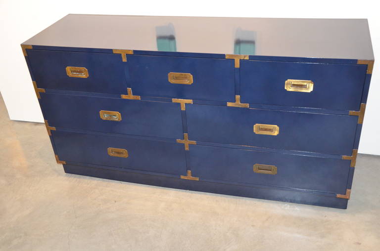 black campaign dresser