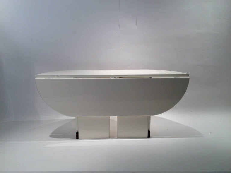 A Creamy White Lacquered Drop-Leaf Console Table In the Style of Takahama
