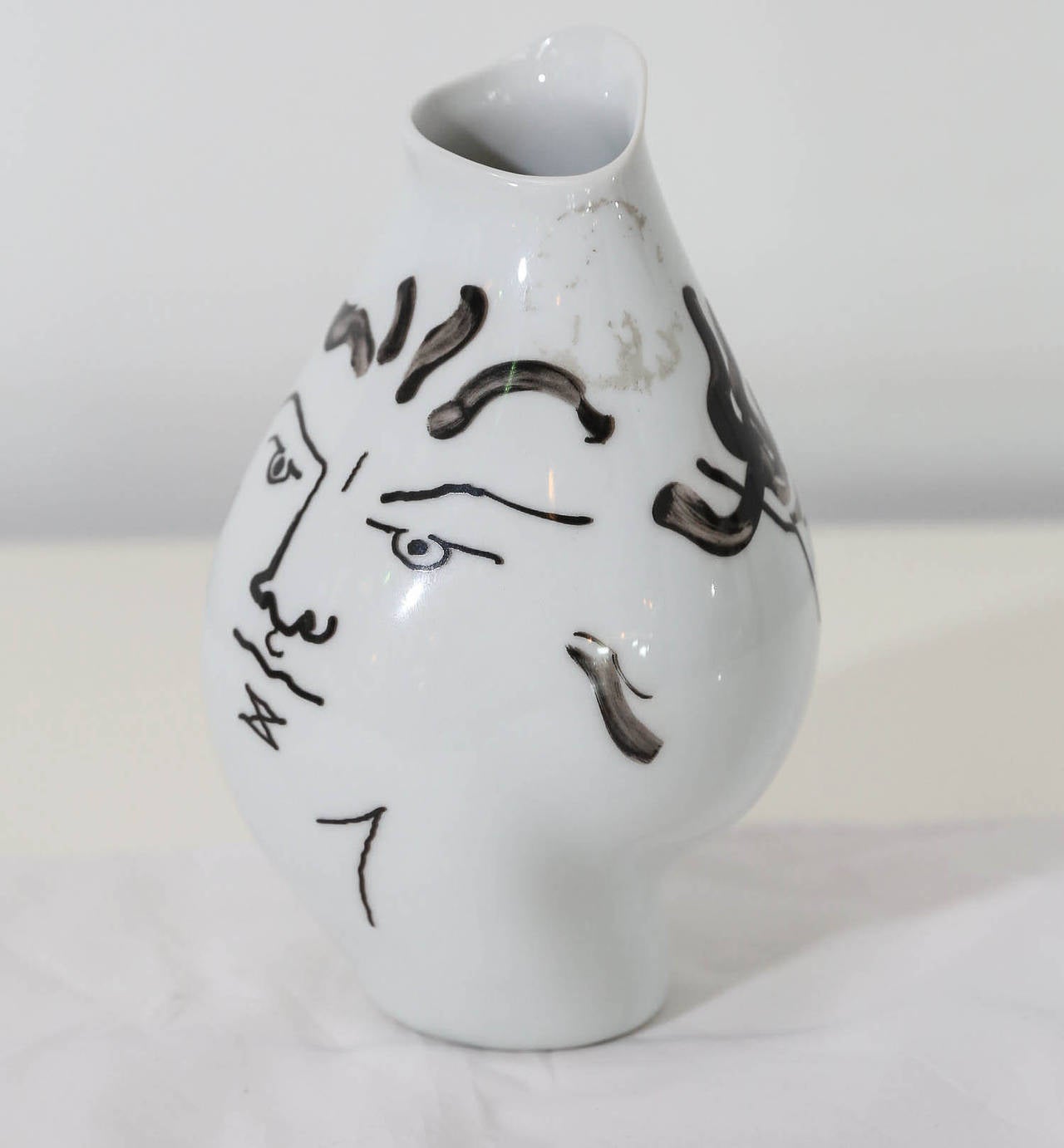 Vase en porcelaine du milieu du siècle par Jean Cocteau pour Rosenthal Excellent état à Houston, TX