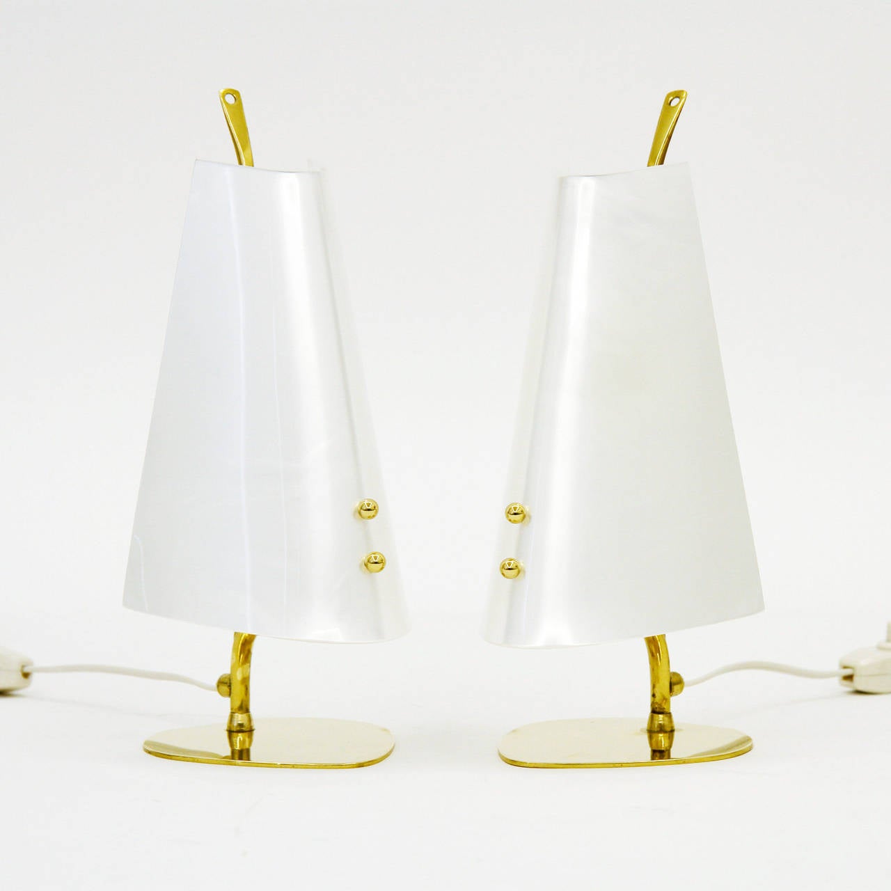 Unique Pair of Brass and Perspex Table Lamps In Excellent Condition In Vienna, AT