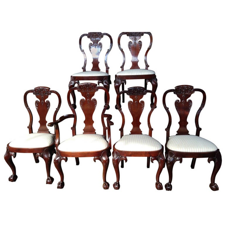 Set of Late Georgian Chippendale Ball and Claw-Foot Carved Mahogany Chairs For Sale