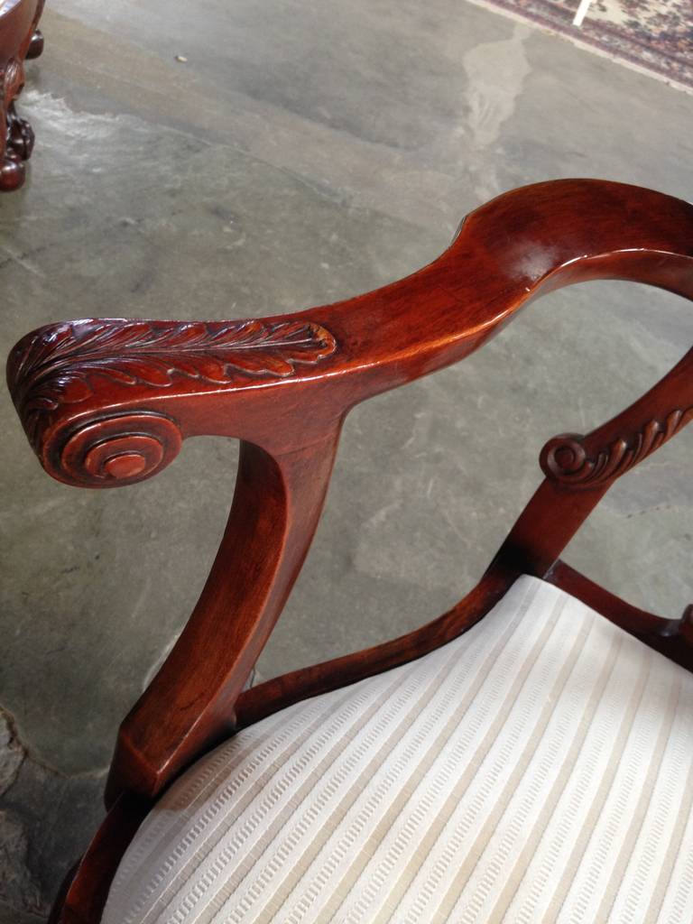 18th Century and Earlier Set of Late Georgian Chippendale Ball and Claw-Foot Carved Mahogany Chairs For Sale
