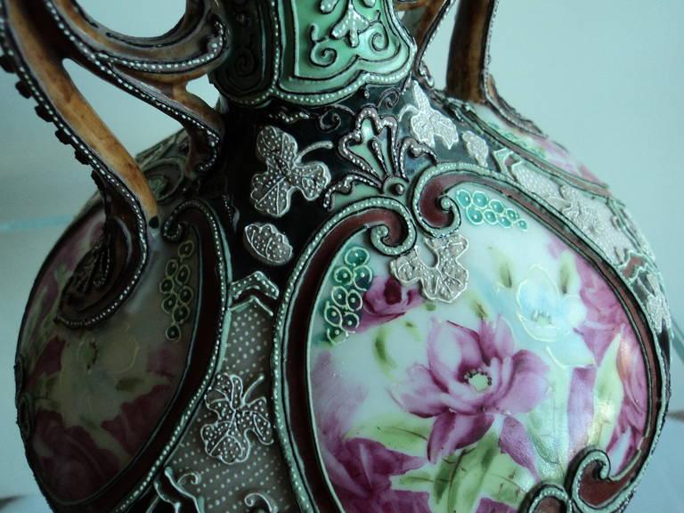 Nippon Vase Porcelain from Japan c. 1900 In Excellent Condition For Sale In Birmingham, AL