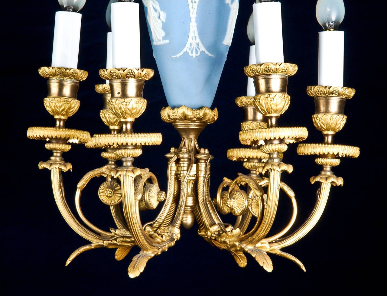 Fine Antique French Louis XVI Style Gilt Bronze and Wedgewood Chandelier In Good Condition For Sale In New York, NY