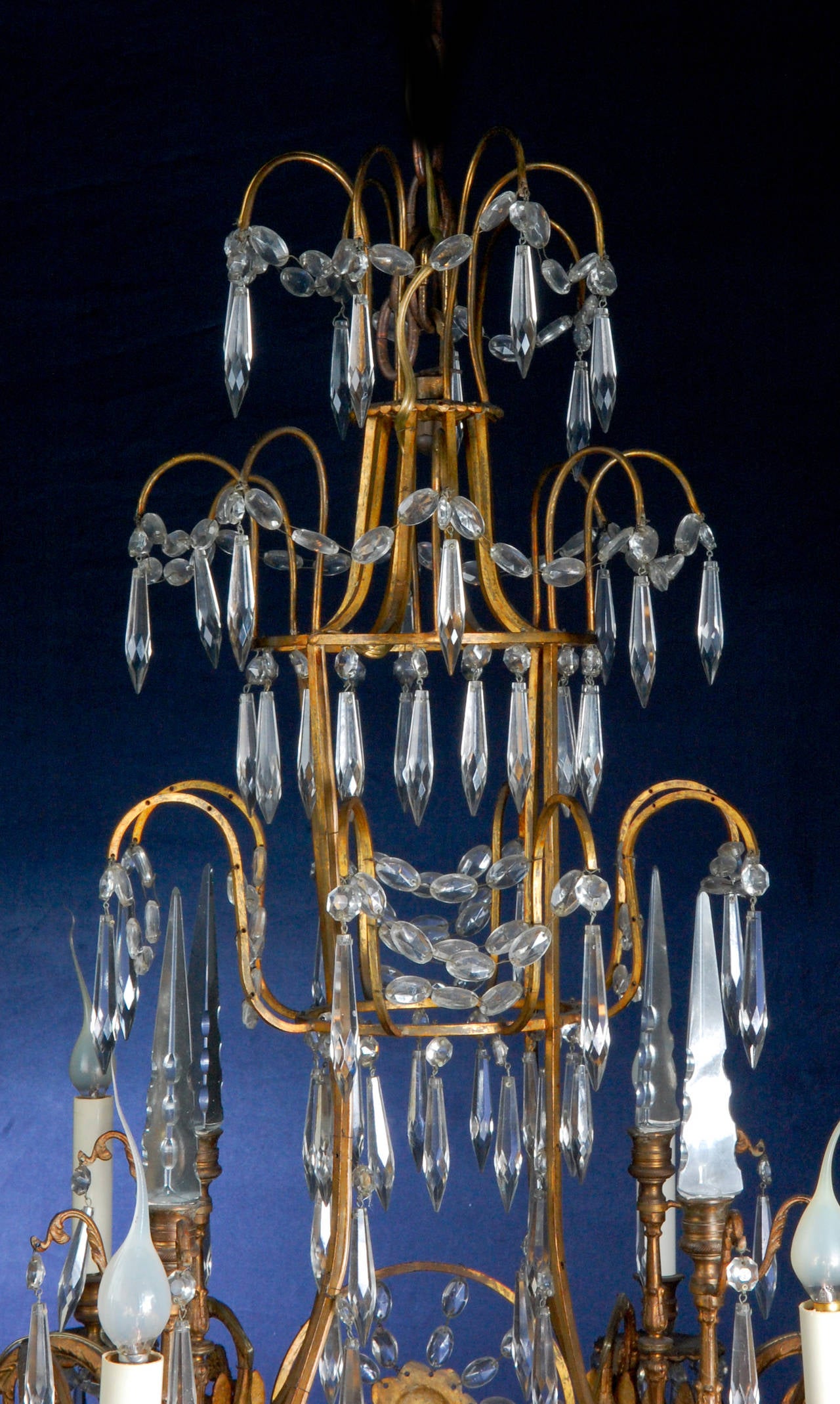 Antique Russian Neoclassical Gilt Bronze and Cut Crystal Chandelier In Good Condition For Sale In New York, NY