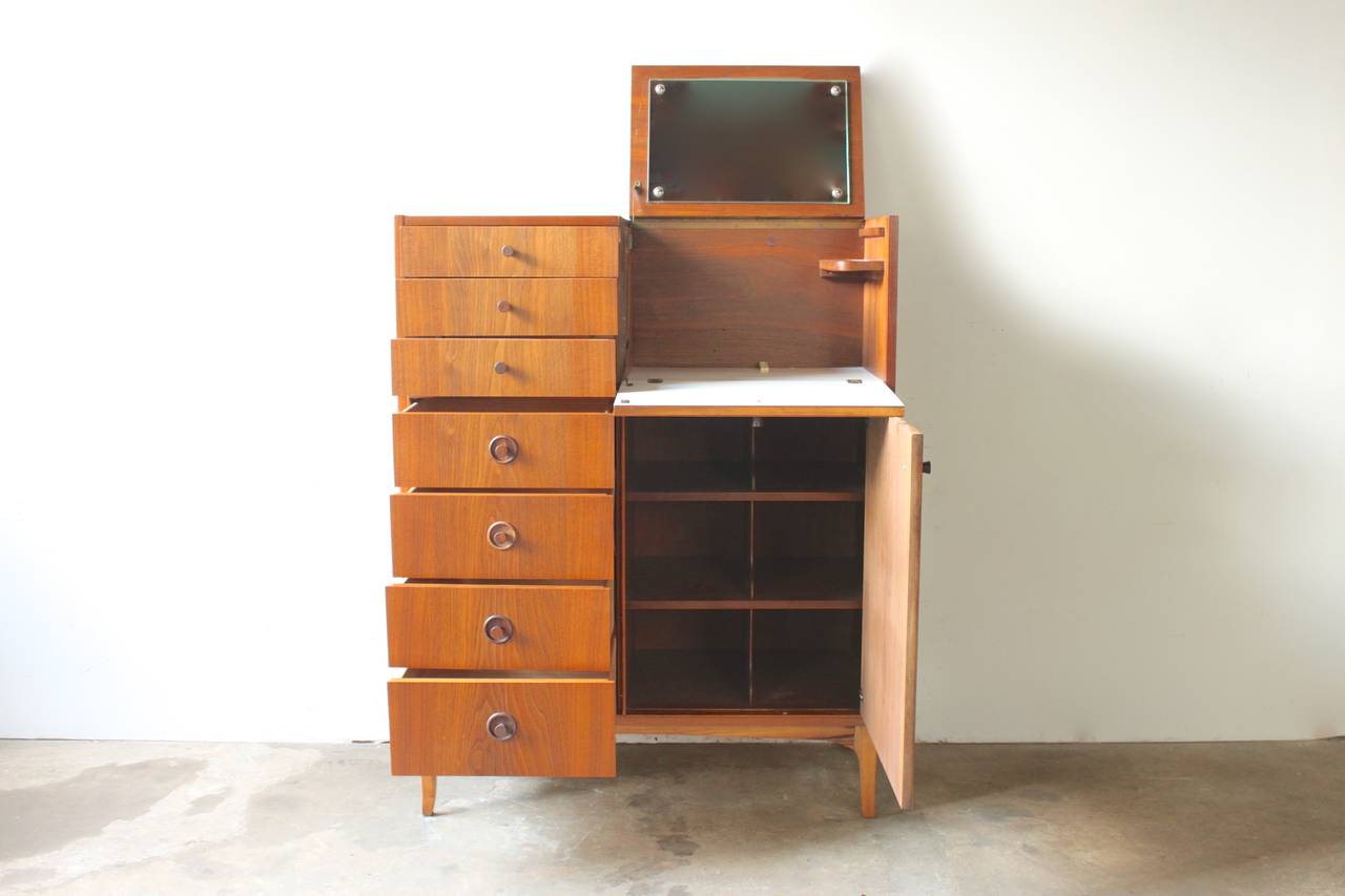 Walnut Highboy Dresser by Kroehler In Excellent Condition In Brooklyn, NY
