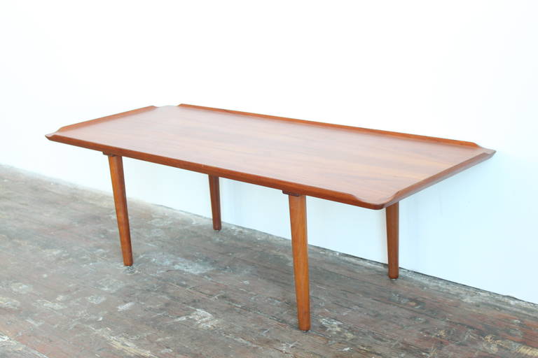 Turned Edge Teak Coffee Table In Good Condition In Brooklyn, NY