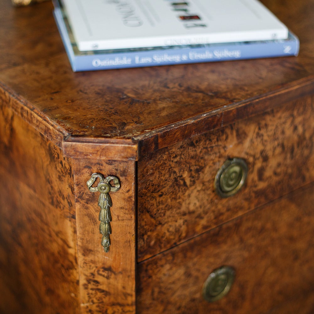 18th Century Gustavian Chest of Drawers in Alder Root In Good Condition In Mjöhult, SE