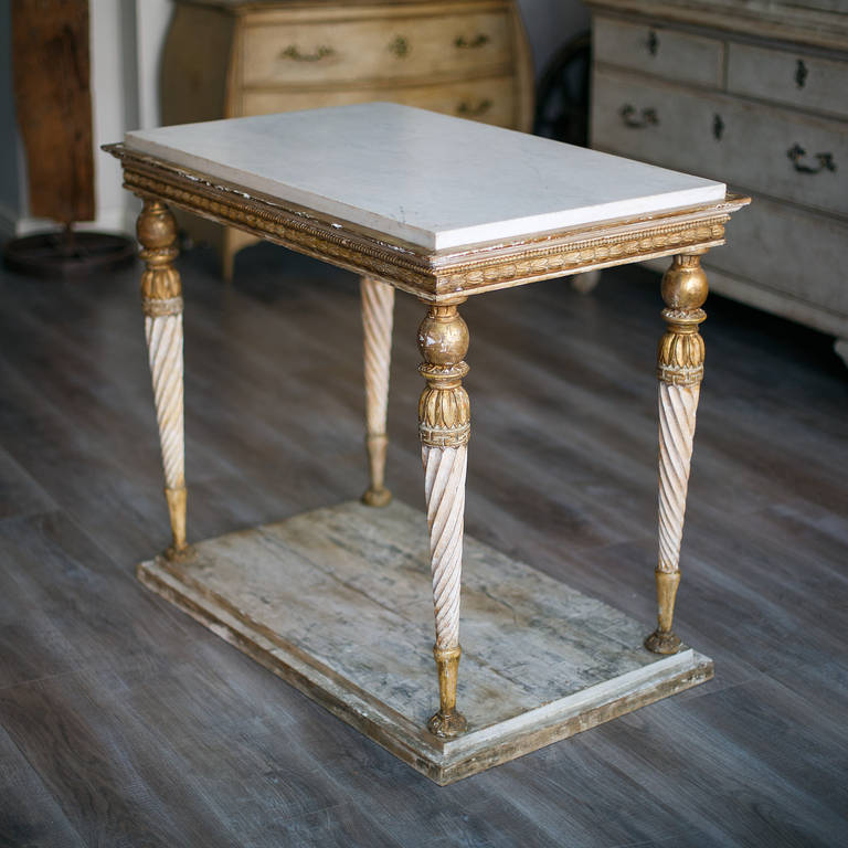 19th Century Swedish Gustavian Center or Console Table In Good Condition In Mjöhult, SE
