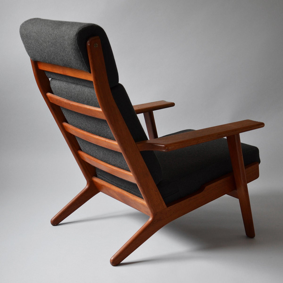 GE 290A Easy Chair by Hans J. Wegner In Excellent Condition In Kobenhavn S, DK