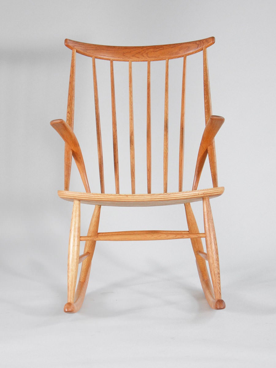 Model nr.3 Rocking chair in molded oak. Designed in 1958. 

We ship this item worldwide, please write to contact@apetersen.dk for shipping options and prices.