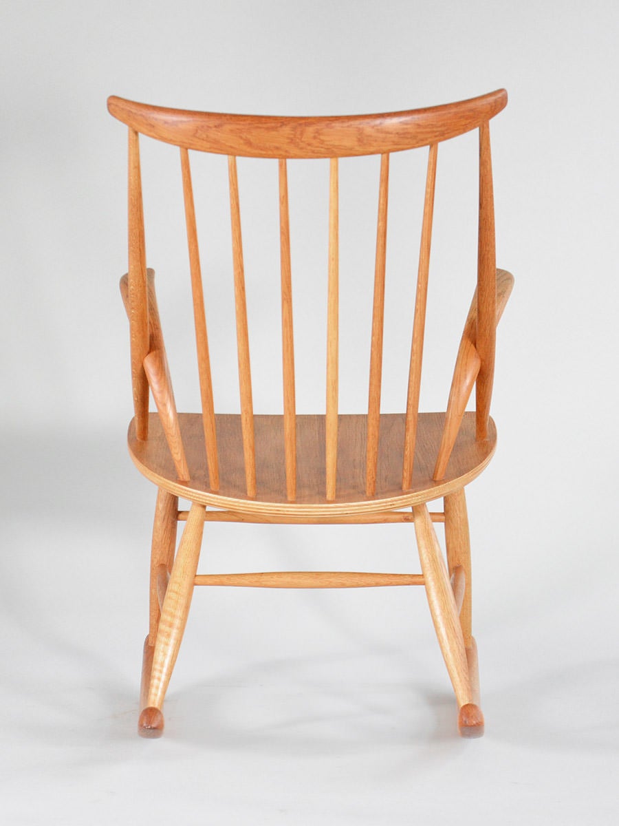 illum wikkelso rocking chair