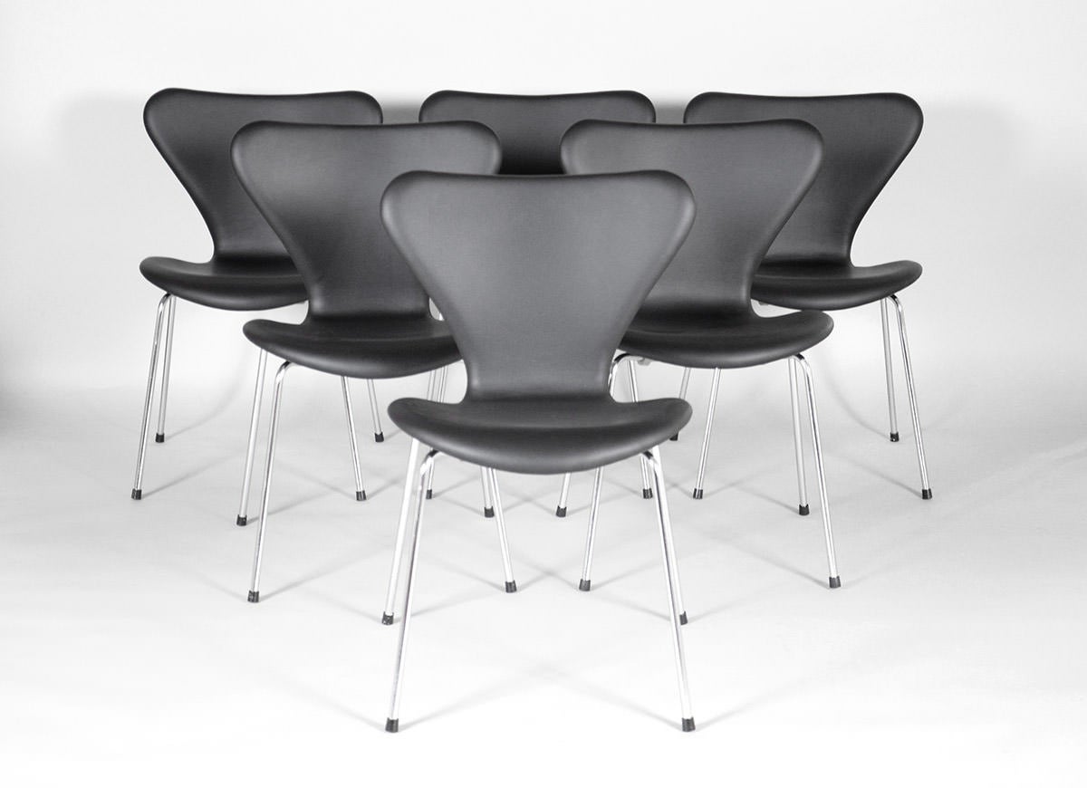 Danish Chairs by Arne Jacobsen. Model no. 3107