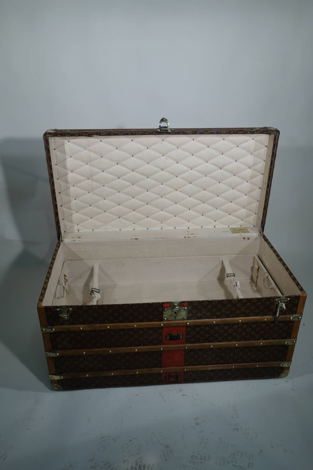 Early 20th Century 1909 Louis Vuitton Extra Large Monogram Trunk Malle Courrier Vuitton For Sale