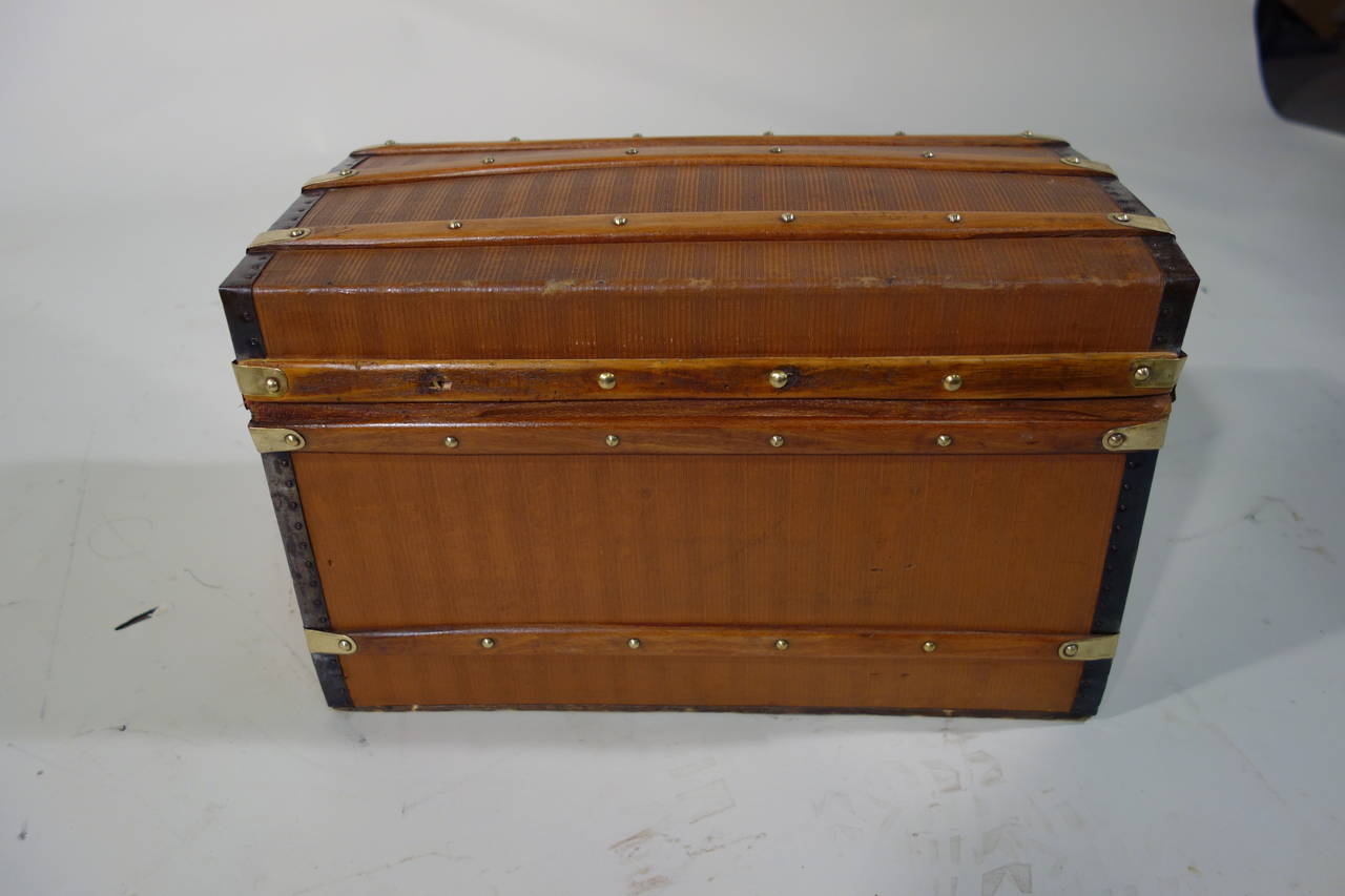 1900s Doll Trunk or Jewelry Box  In Excellent Condition For Sale In Haguenau, FR