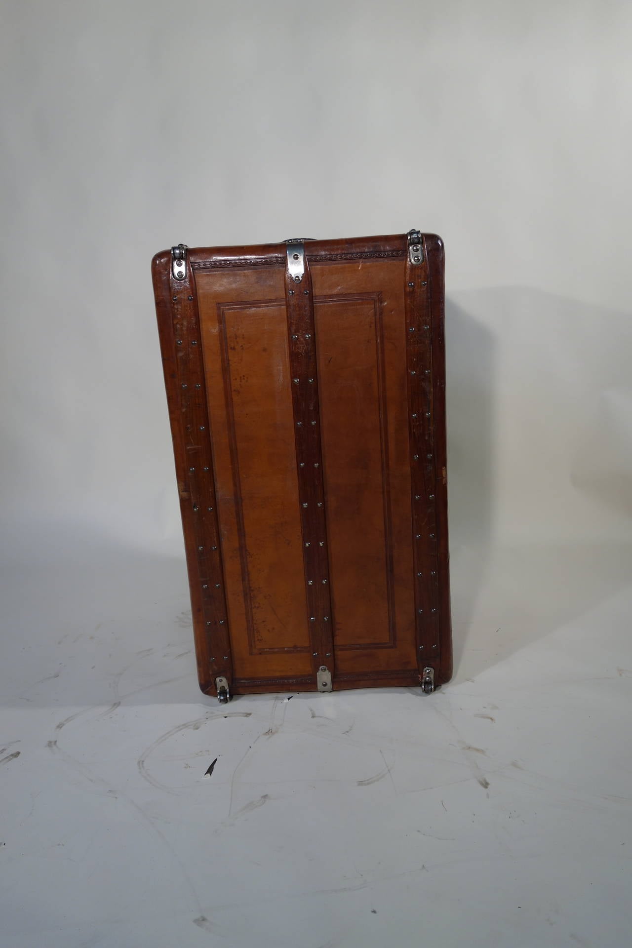 1890s Naturel Leather Trunk Courrier/Malle Cuir Courrier Haute For Sale 2