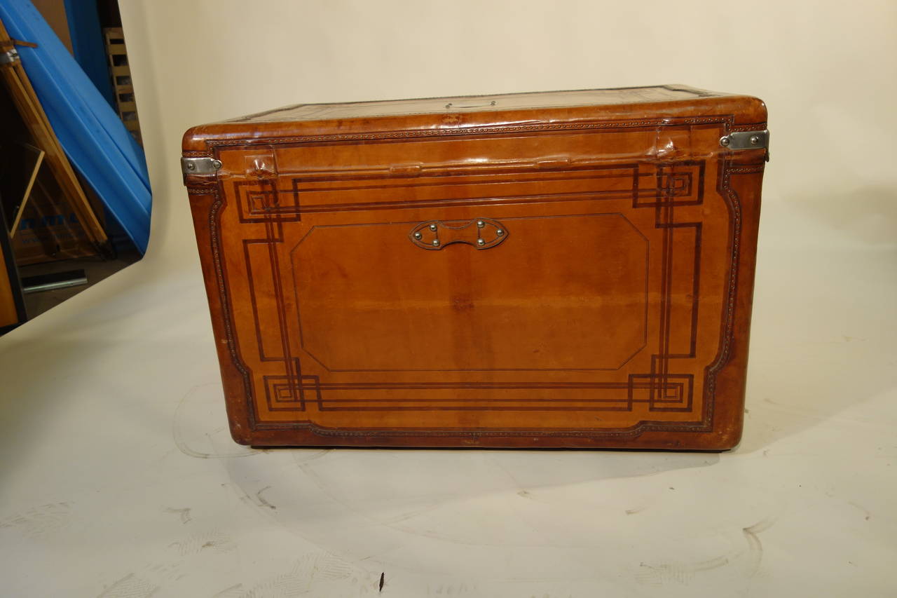 1890s Naturel Leather Trunk Courrier/Malle Cuir Courrier Haute For Sale 1