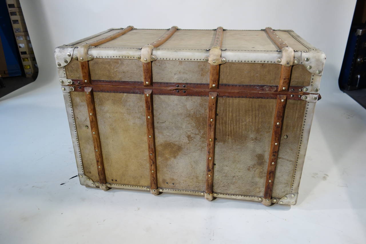 1920s Vellum Steamer Trunk or Malle Courrier Parchemin For Sale 2