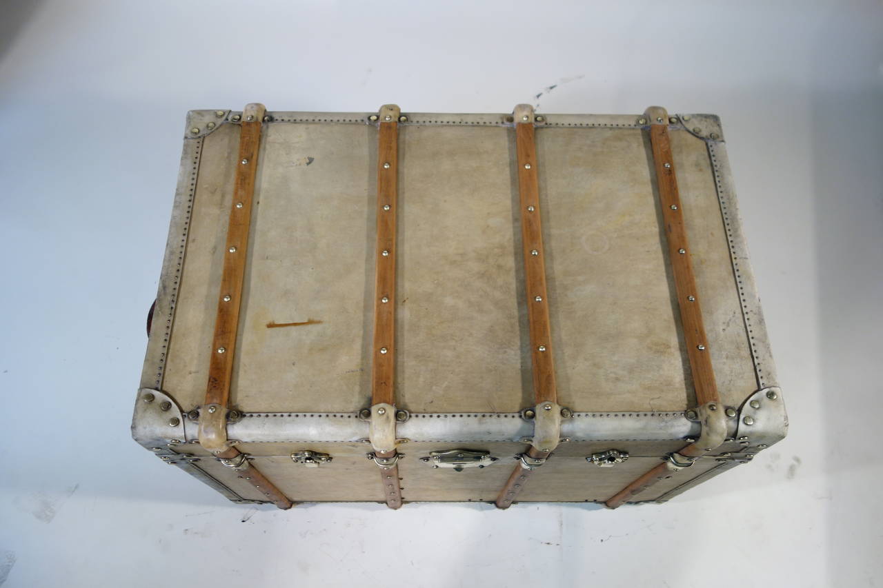 Early 20th Century 1920s Vellum Steamer Trunk or Malle Courrier Parchemin For Sale