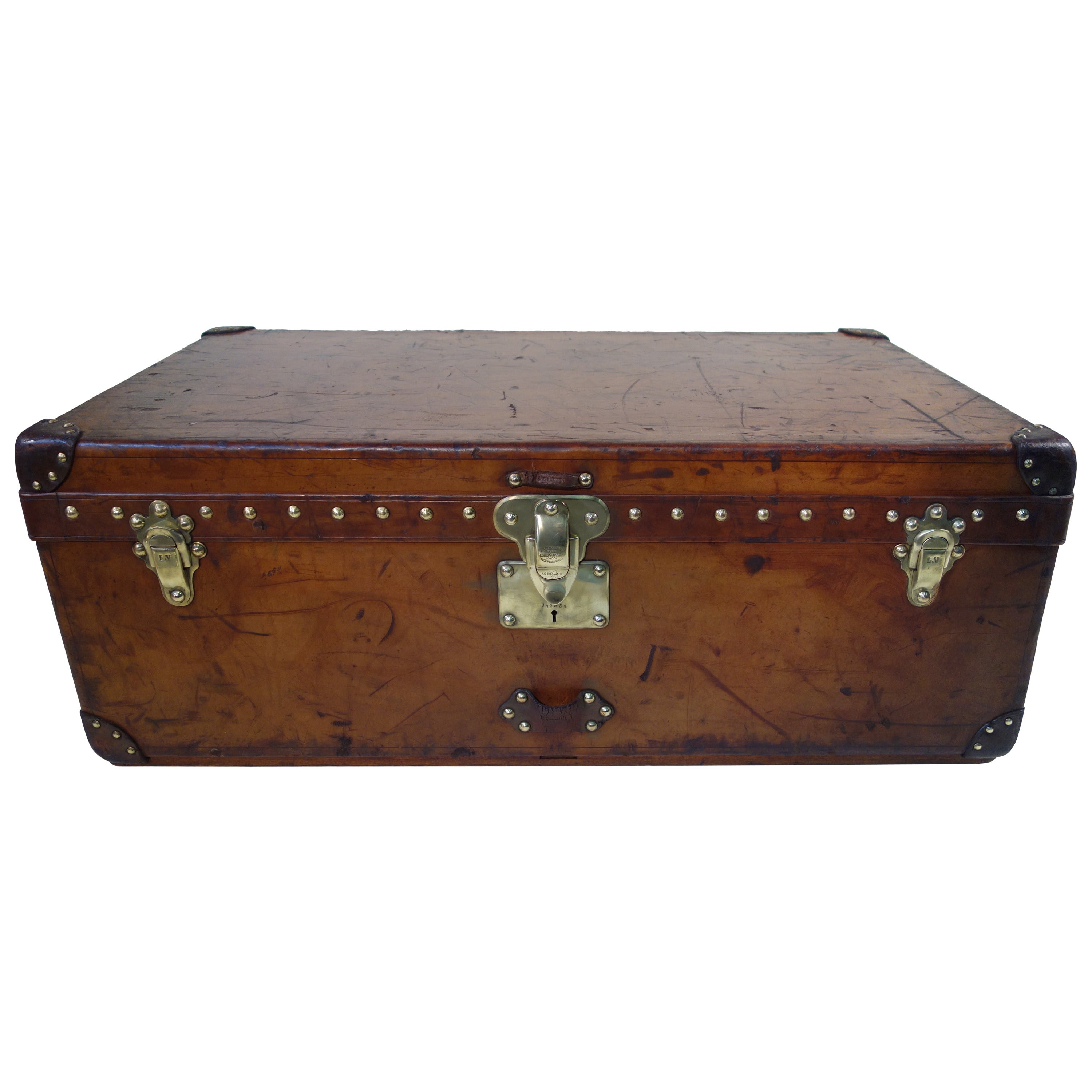 1900s Louis Vuitton Leather Cabin Trunk or Malle Cabine Cuir Vuitton