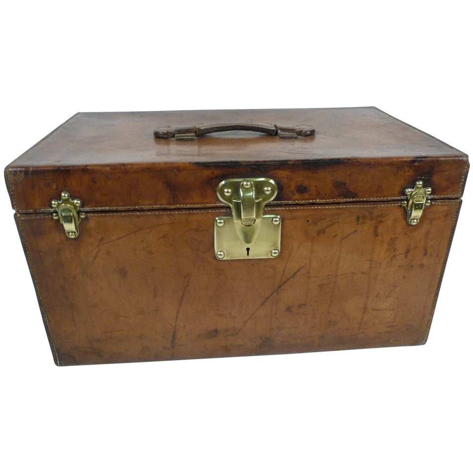 Louis Vuitton Small Leather Trunk, 1900s For Sale