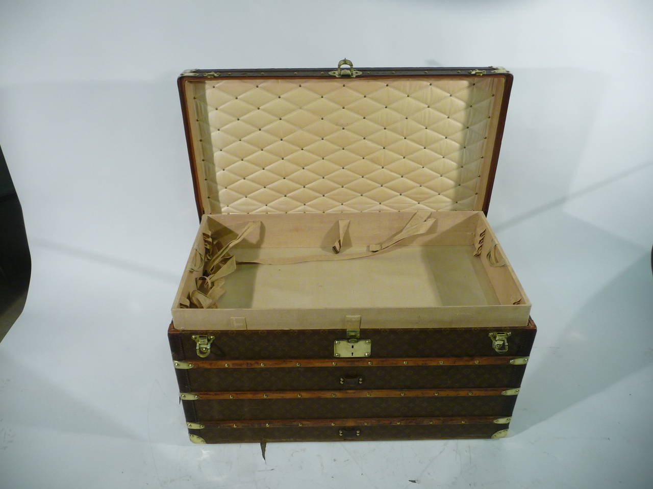 Early 20th Century Louis Vuitton Steamer Monogram Trunk or Malle Courrier, 1900s For Sale