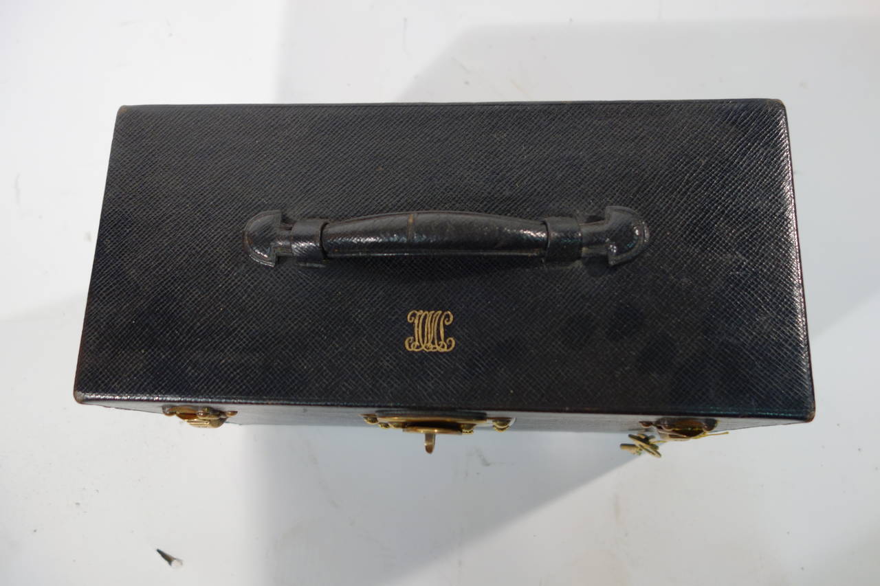 1926 Woman Complimentary Toiletries Louis Vuitton In Good Condition For Sale In Haguenau, FR