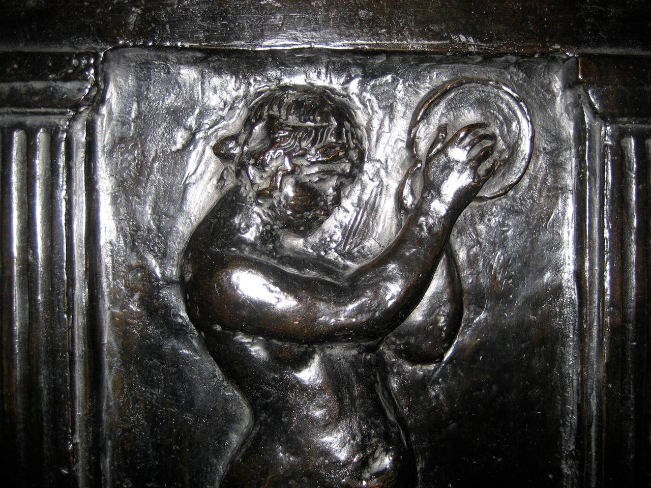 Pierre-Auguste Renoir (1841-1919) 
and Louis Morel (1887-1975).
Danseuse au tambourin II.
Bas-relief cast in bronze with black patina by the lost wax process.
Signed and numbered 'Renoir 19/20' lower right and stamped with foundry mark