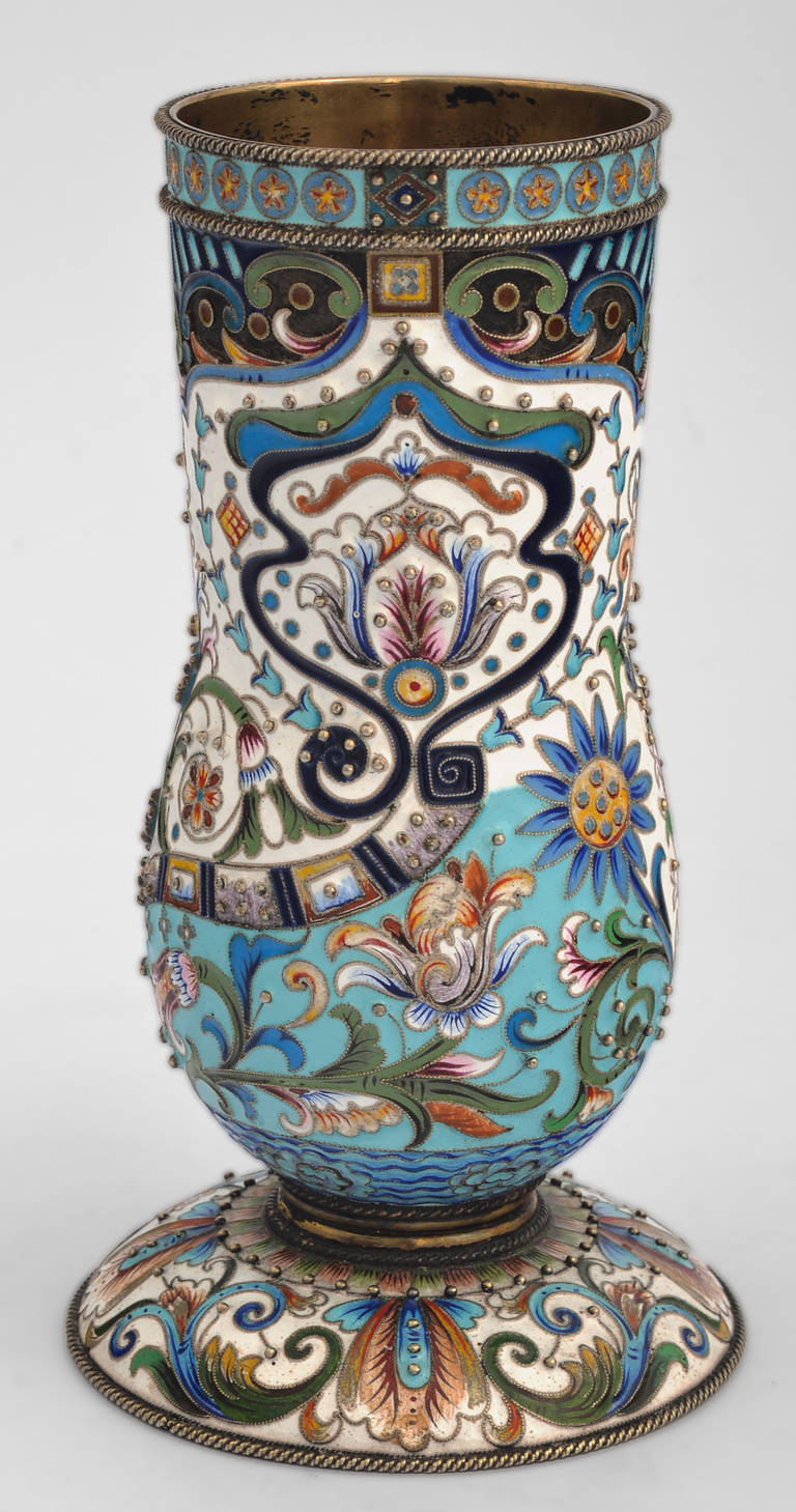 Mark of Fedor Rückert, Russian Cloisonné Enamel Vase In Good Condition For Sale In Montreal, Quebec