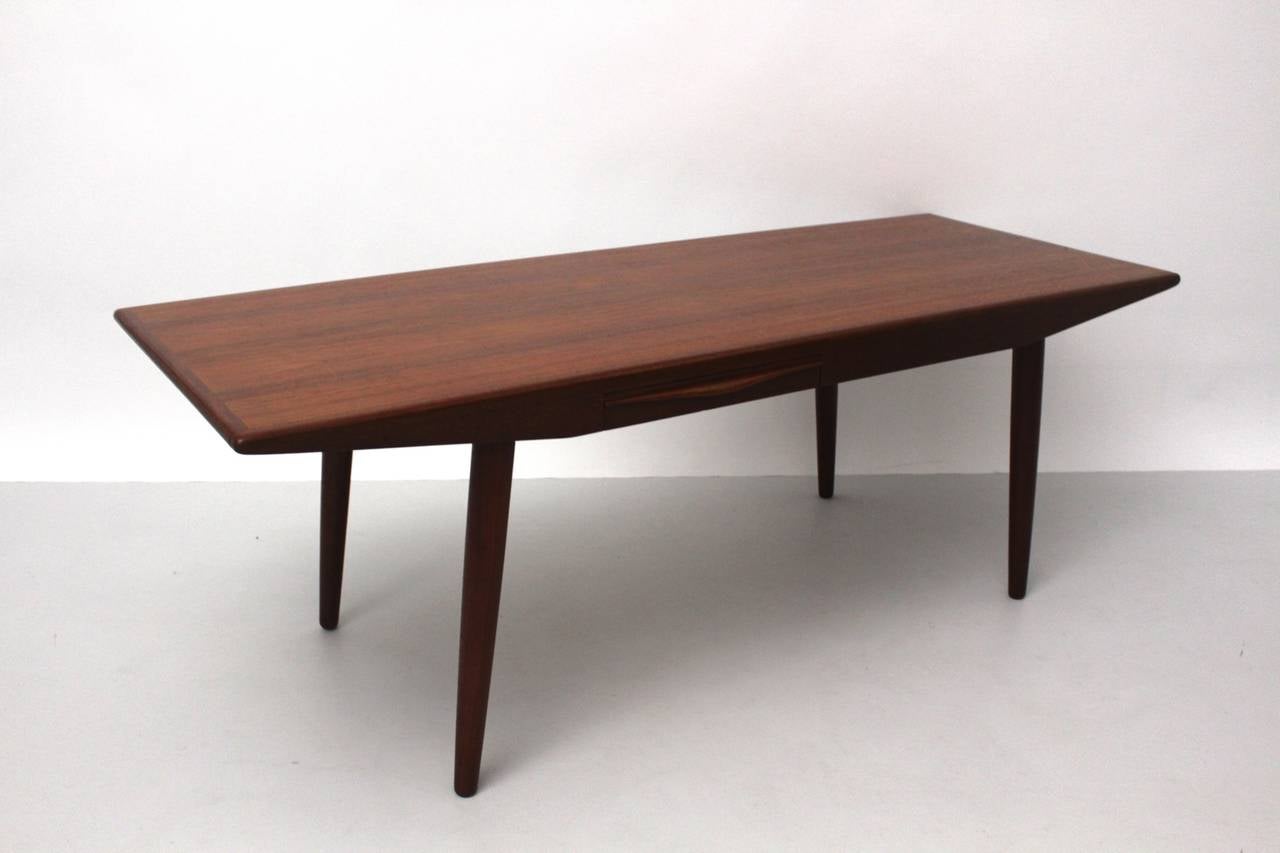 Huilé Table basse moderne scandinave en teck vintage de Johannes Andersen, années 1960, Danemark en vente