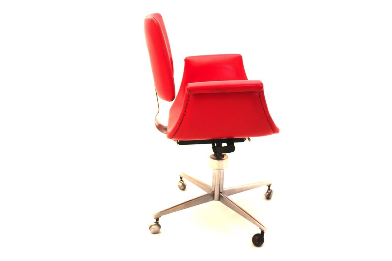 MidCentury Modern Red Vintage Swivel Desk Chair Office Chair Italy