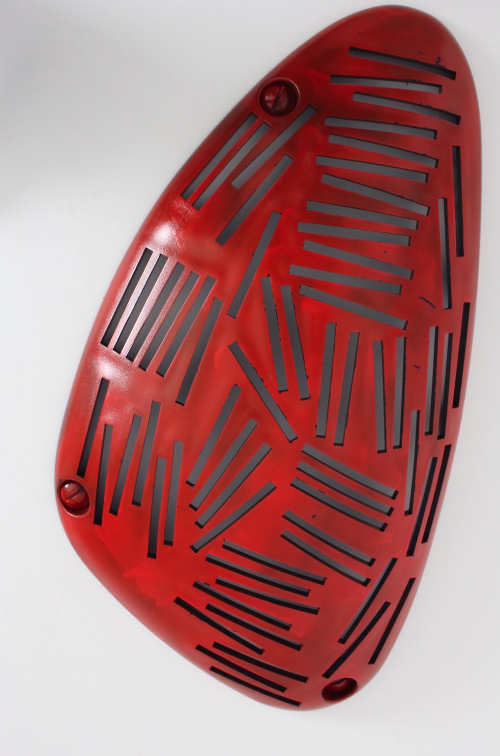 A red lacquered modern red vintage plastic wall shelf, which fits for 65 pieces of compact discs.
The wall shelf was designed by Enzo Calabrese and produced by Guzzini, Italy.
very good condition
approx. measures:
Width 49 cm
Height 90 cm
Depth 12 cm