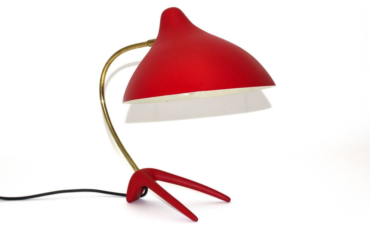 Rote Louis Kalff Vintage-Tischlampe, Philips, Niederlande, Mitte des Jahrhunderts (Niederländisch) im Angebot