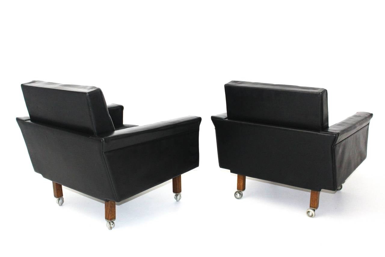Moderne Sessel aus schwarzem Leder aus der Mitte des Jahrhunderts, Johannes Spalt, Österreich, um 1959 (Österreichisch) im Angebot