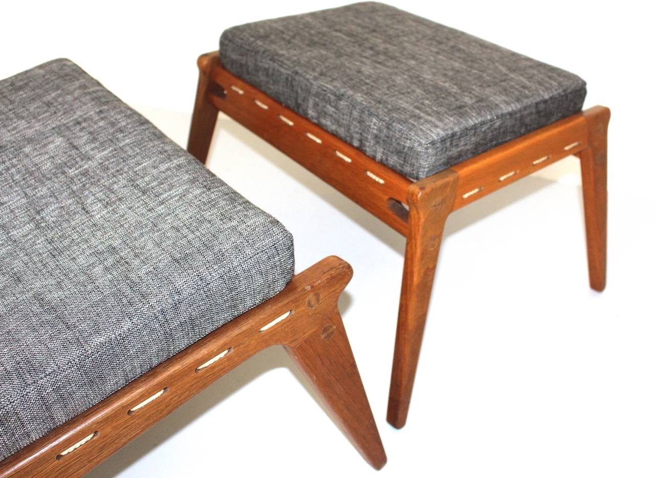 Mid Century Modern Oak Wood Vintage Organic Lounge Chairs with Ottoman c 1960 For Sale 1