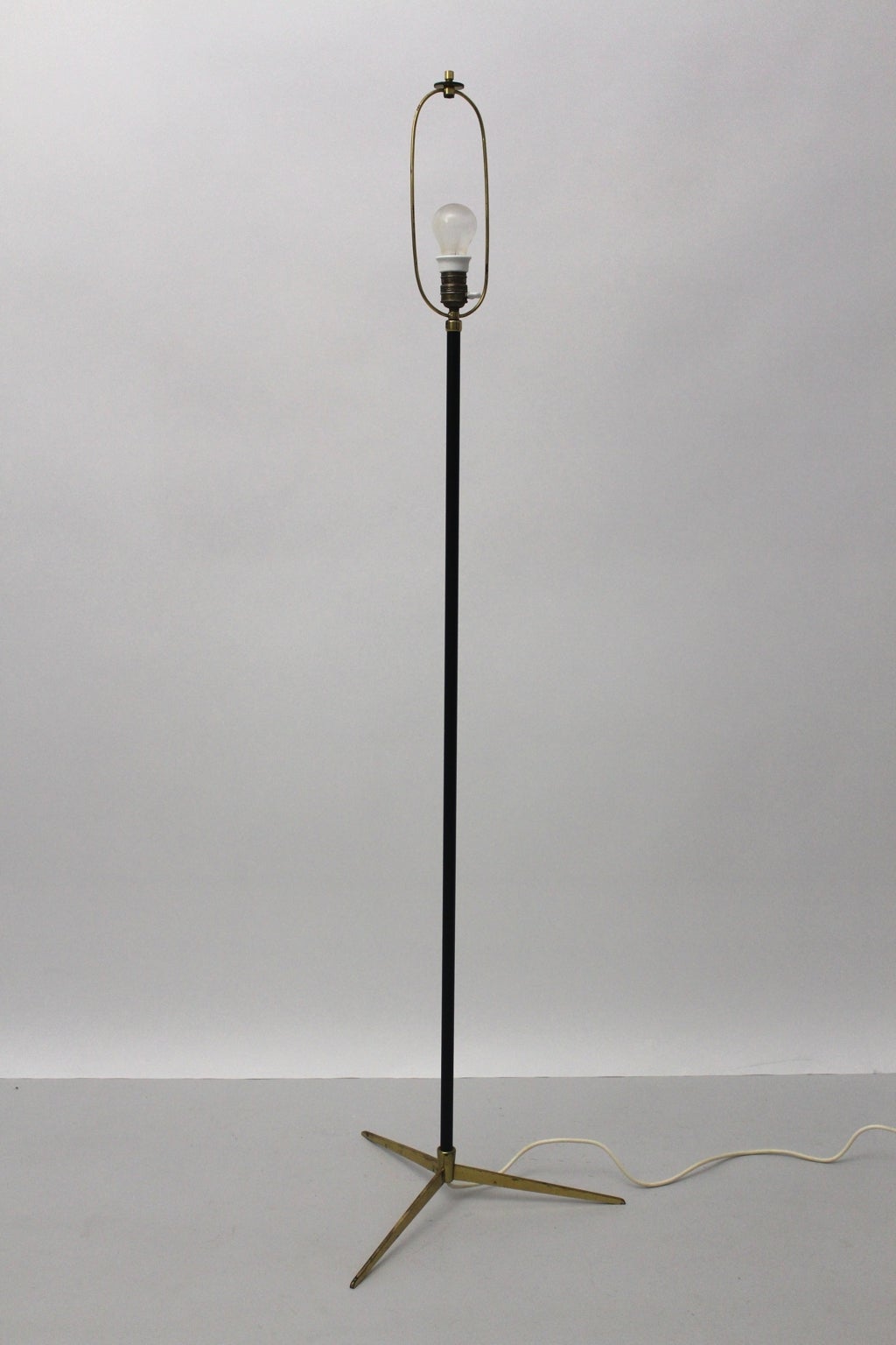 Métal Lampadaire moderne du milieu du siècle dernier modèle Micheline par Kalmar Vienne Autriche 1960 en vente