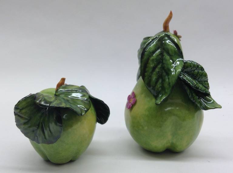 Pair of Porcelain Fruits Objets d'Art In Excellent Condition For Sale In Boston, MA