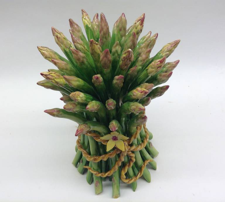 Asparagus Porcelain Centerpiece In Excellent Condition For Sale In Boston, MA