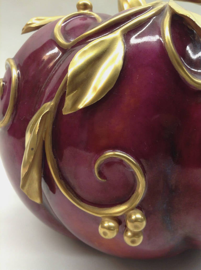 Porcelain Melon Centerpiece with 24-Karat Gold Design In Excellent Condition For Sale In Boston, MA
