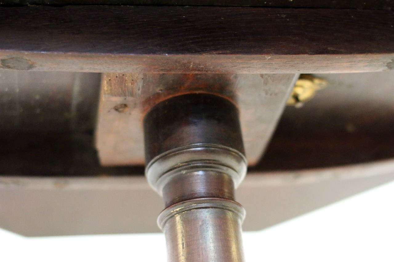 18th century Chippendale Mahogany Tilt-Top Table For Sale 3