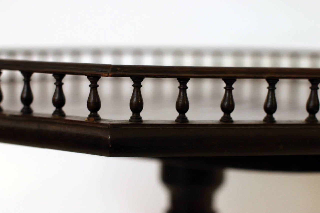 18th century Chippendale Mahogany Tilt-Top Table For Sale 2