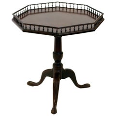 Antique 18th century Chippendale Mahogany Tilt-Top Table