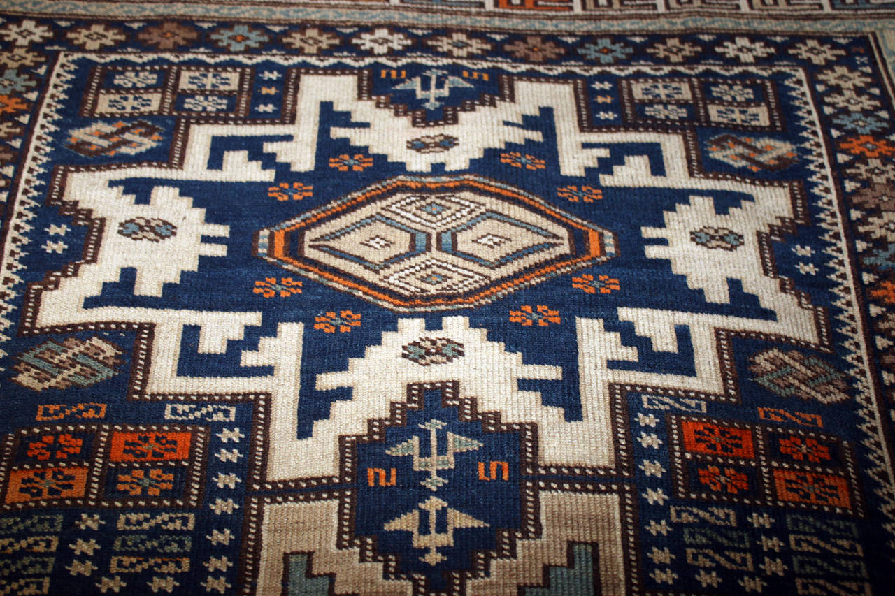 Antiker kaukasischer Schirwan-Teppich (Kasachstanisch) im Angebot