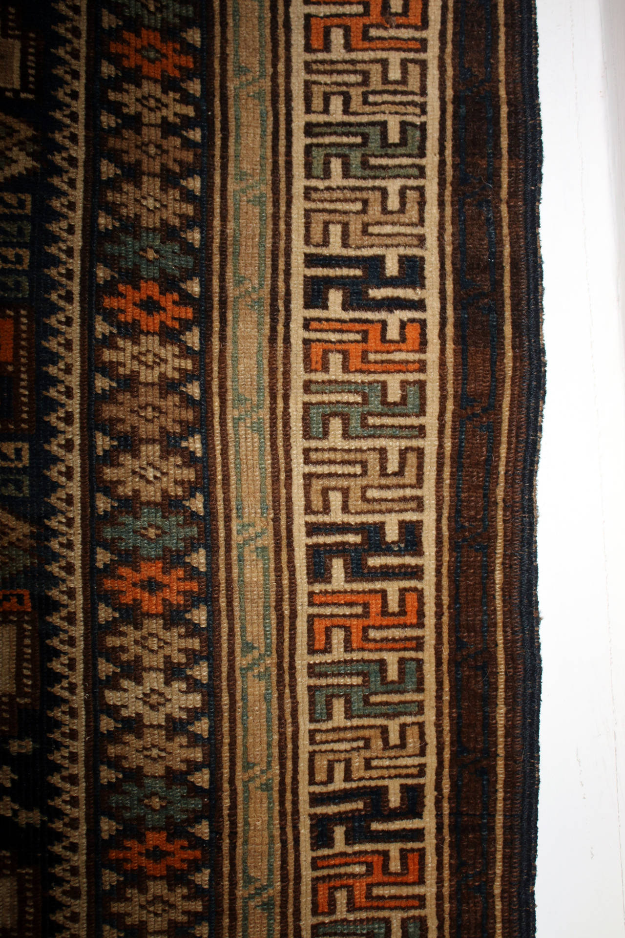 Noué à la main Tapis Shirvan caucasien ancien en vente
